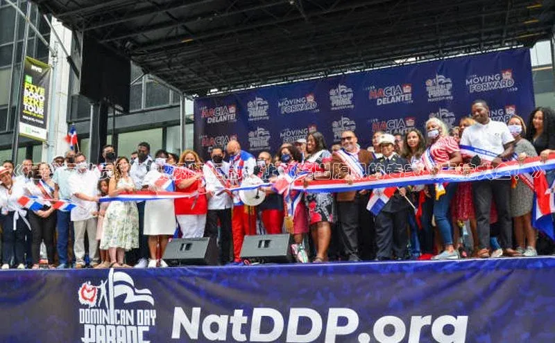 欧陆娱乐福石控股《足球运动员扭秧歌视频汇总：让你笑出腹肌的专家级表演大全！》